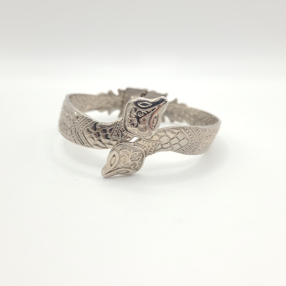 Silver Double Headed Snake Design Spring Loaded Bangle Bracelet - Picture 2 of 9